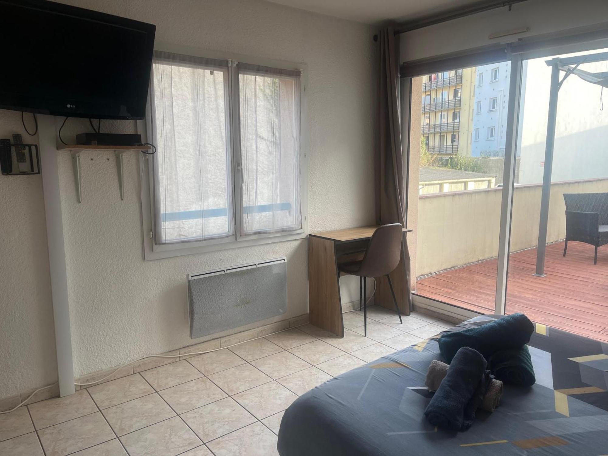 Studio Climatise Et Grande Terrasse Tarbes Centre Экстерьер фото